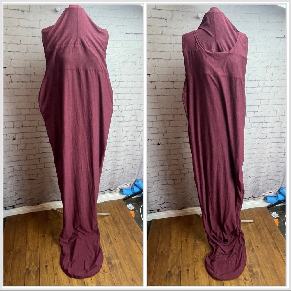 Hug sleep size medium hooded sleep pod maroon